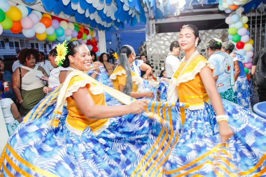 As caixas de marabaixo rufam do Sábado de Aleluia até o Domingo do Senhor, em junho