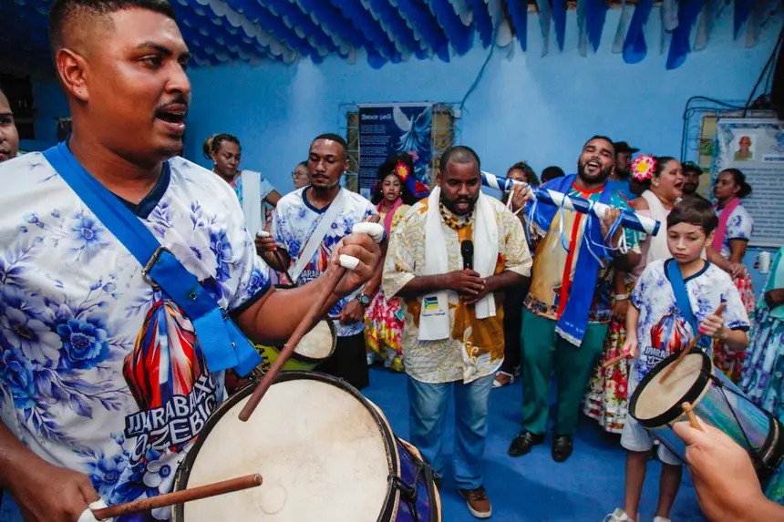 Festeiros e convidados dão a tônica da abertura do Ciclo do Marabaixo 2026 no barracão do grupo Azebic