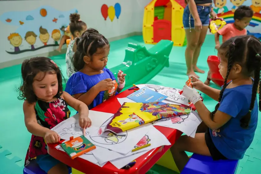 Crianças internadas no HCA tiveram momento de descontração nesta Páscoa