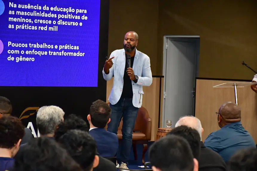  <div class='credito_fotos'>Foto: Max Renê/GEA &nbsp;&nbsp;|&nbsp;&nbsp; <a href='/midias/2026/originais/20260407084548-GF00017062-F00220909.webp' download><i class='fa-solid fa-download'></i> Download</a></div>