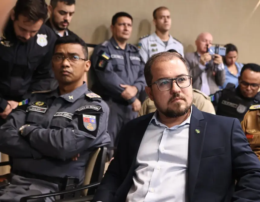 Diretor da penitenciaria, delegado Luiz Carlos e o comandante-geeral da PM cel. Alam