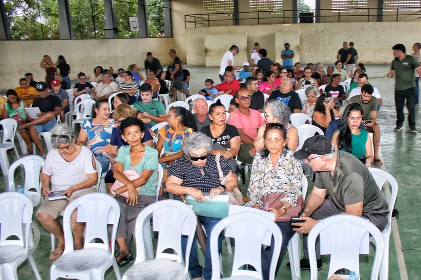 Quadra da Escola Estadual Nilton Balieiro no Bairro Marabaixo I, local da realização do encontro para tratar da regularização da terra 