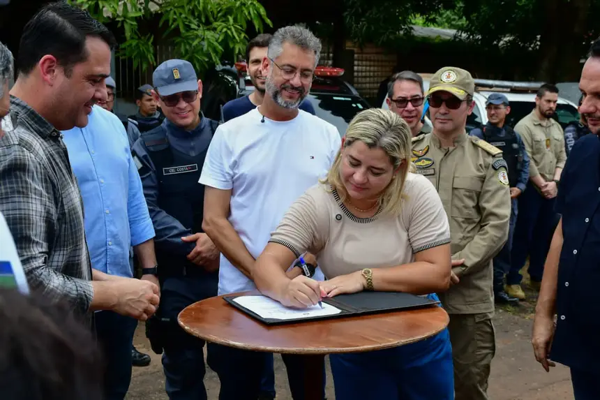  <div class='credito_fotos'>Foto: Max Renê/GEA &nbsp;&nbsp;|&nbsp;&nbsp; <a href='/midias/2026/originais/20260414111227-GF00017074-F00221241.webp' download><i class='fa-solid fa-download'></i> Download</a></div>