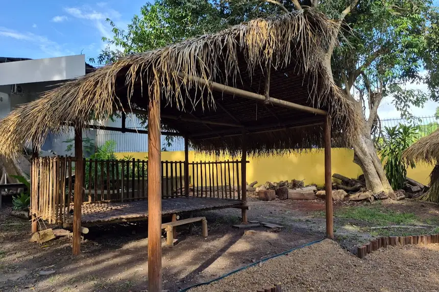 Casa dos indígenas construídas pelos próprios povos 