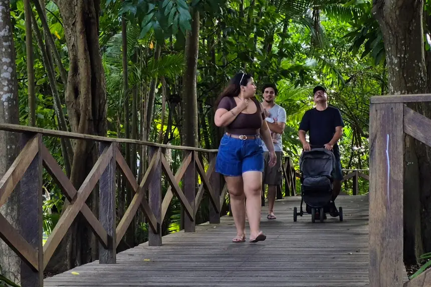 Famílias aproveita para se descontrair no Sacaca