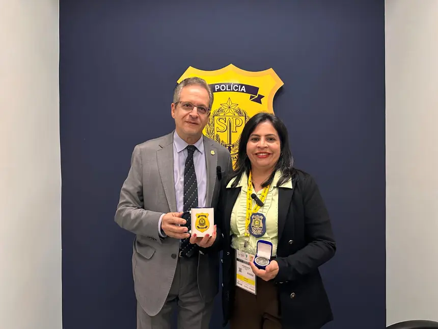 superintendente da Polícia Cientifica de São Paulo, o médico-Legista Dr. Claudinei Salomão e a diretora da Policia Científica do Amapá, Janaina Pereira.