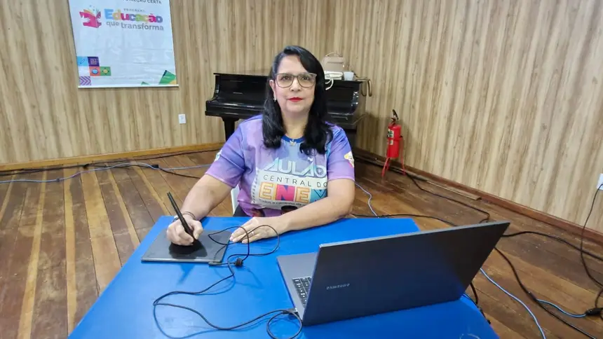 Professora de Língua Portuguesa, Maria Clara Peixoto