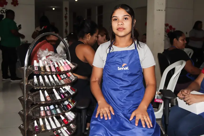 Aluna Viviane dos Santos, 18 anos de idade