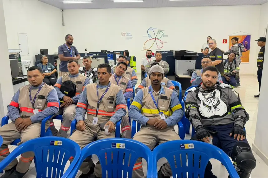 Trabalhadores da Equatorial Energia, em Laranjal do Jari, receberam orientações sobre direção defensiva, prevenção de sinistros e atenção no trânsito durante ação do Maio Amarelo 2026