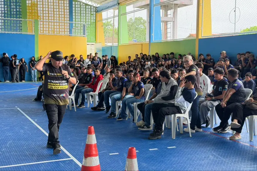 Estudantes tiveram orientação sobre segurança viária, respeito às leis de trânsito e convivência segura entre motoristas, motociclistas, ciclistas e pedestres