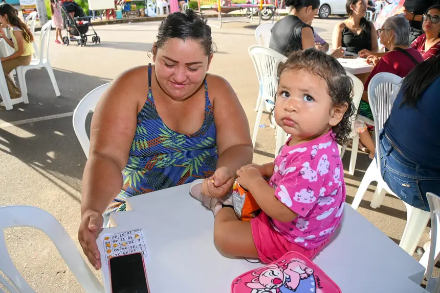 Famílias prestigiaram o bingo realizado no Miracema 