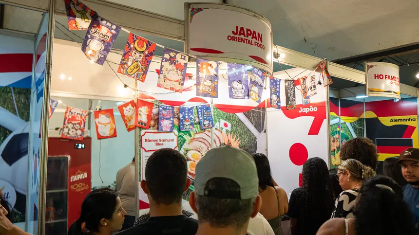 Praça de alimentação oferece uma grande variedade de cardápio 