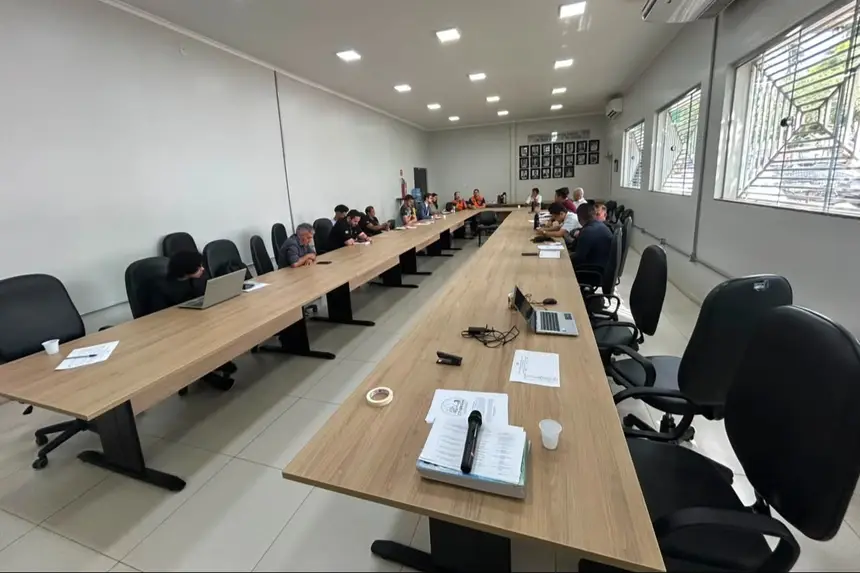 O encontro foi realizado na sala de reuniões da Secretaria de Estado do Meio Ambiente (Sema)