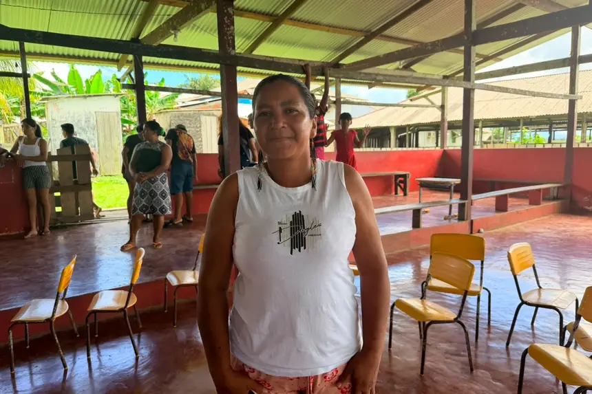 Idanira dos Santos  Indígena da aldeia Santa Izabel
