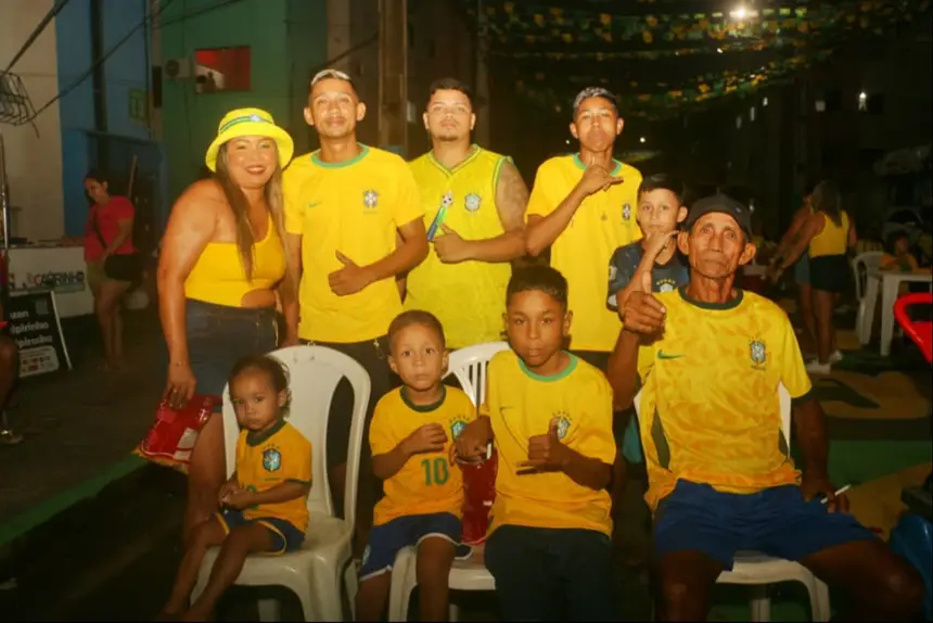 Lucilete Pacheco trouxe toda a família para curtir a estréia do Brasil na Copa