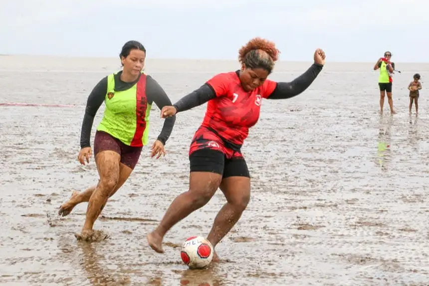 O torneio reúne 16 equipes, oito masculinas e oito femininas
