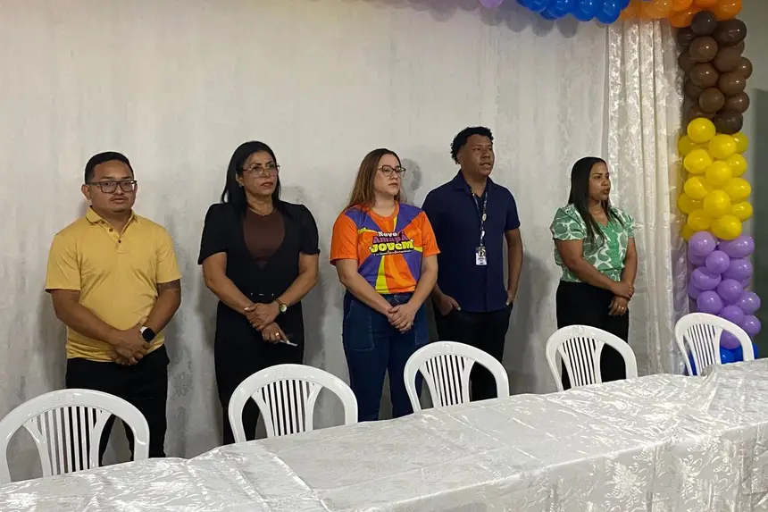 Secretária da Juventude, Priscila Magno (ao centro) com a diretora, Marlene Marques, coordenador do PAJ, Manoel Mota e diretora do Sesc Ler, Rafaela Abreu. 