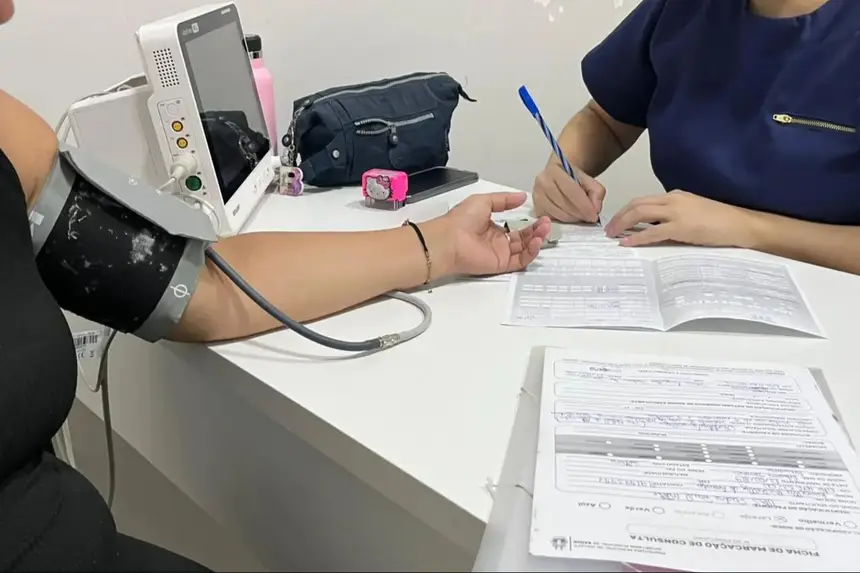 É importante realizar todas as consultas e exames necessários para garantir mais segurança à mãe e ao bebê e contribuir para uma gestação saudável