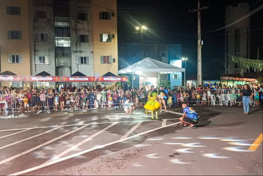Moradores do Habitacional Nelson dos Anjos prestigiou a noite de forrozão no Arraiá do Residenciá