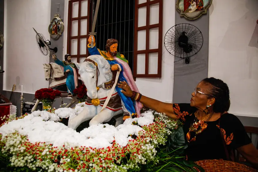 Momento foi marcado pela devoção a São Tiago e São Jorge por fiéis locais e visitantes