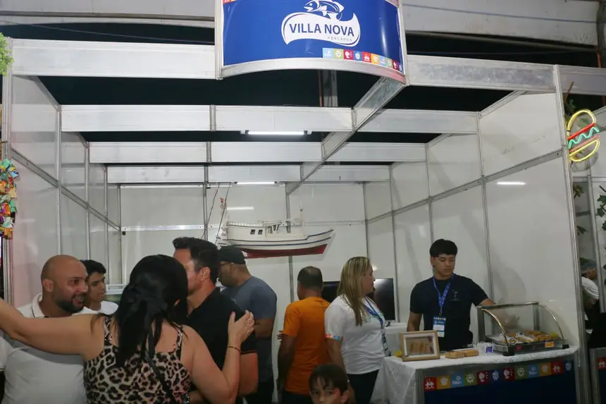 Estante da empresa atrai grande público