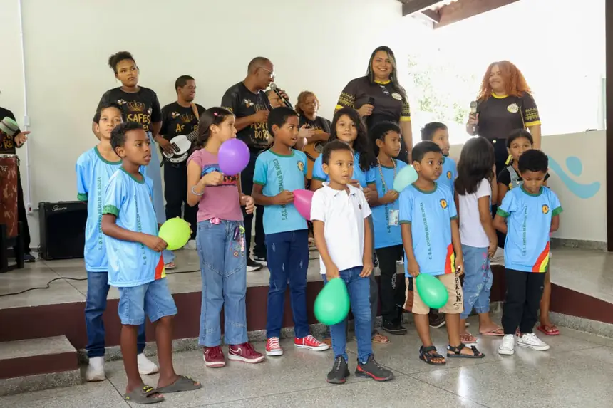 Foram realizadas apresentações estudantis