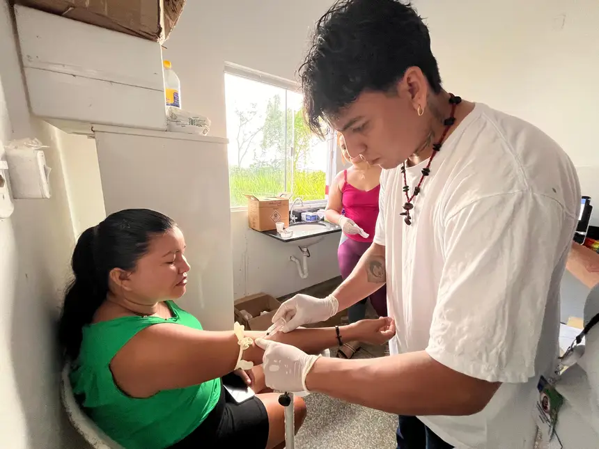 O serviço de laboratório realizou 1.094 atendimentos, permitindo que exames fossem realizados no próprio território. 