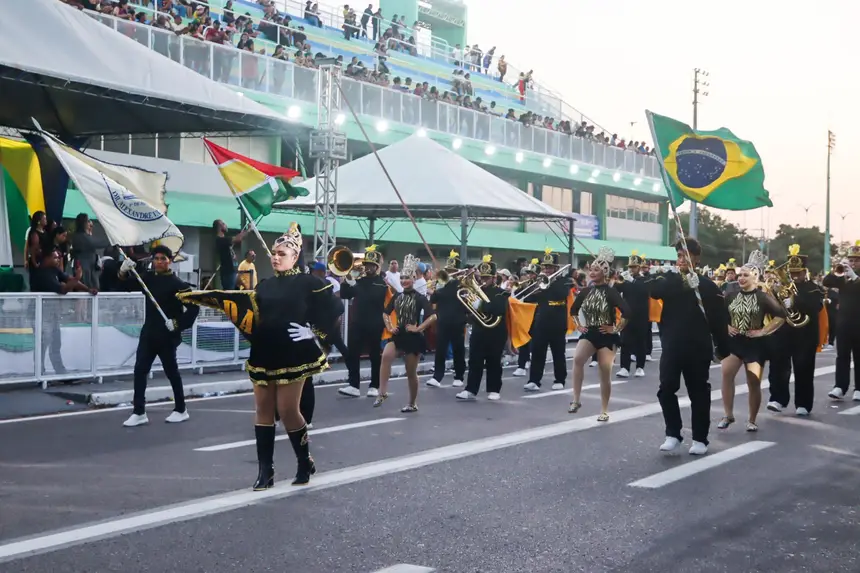 Desfile Cívico Estudantil encerrou a programação da Semana da Pátria no Amapá, reunindo cerca de 2,5 mil estudantes de 54 escolas no Sambódromo de Macapá