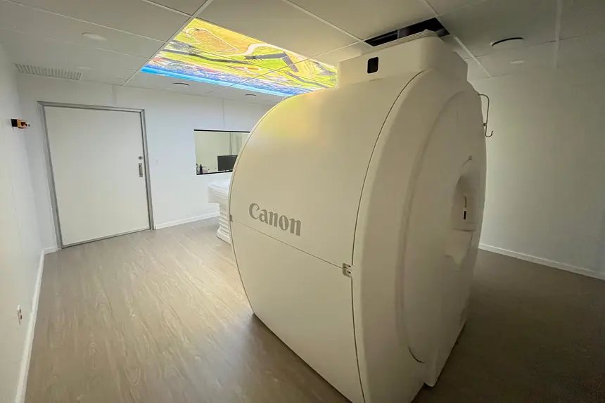 Equipamento de tomografia computadorizada garante suporte rápido no diagnóstico da rede estadual