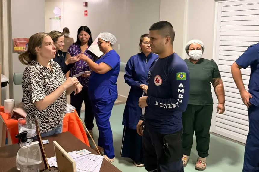 Equipe multidisciplinar participa de ação educativa sobre as seis metas de segurança no HCA