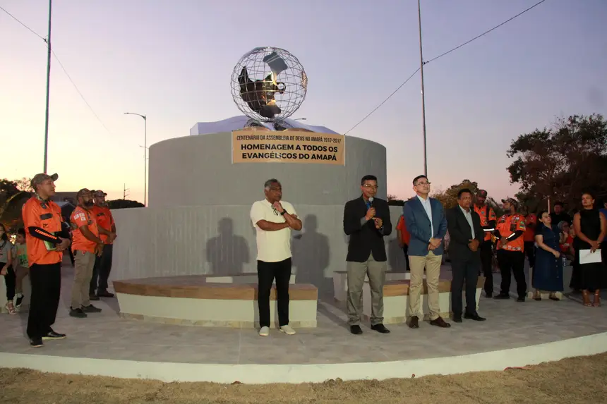 Autoridades eclesiásticas na inauguração do Centenário  