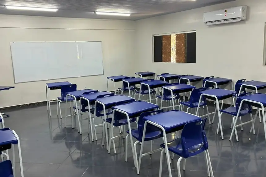 A escola recebeu um mobiliário completamente novo