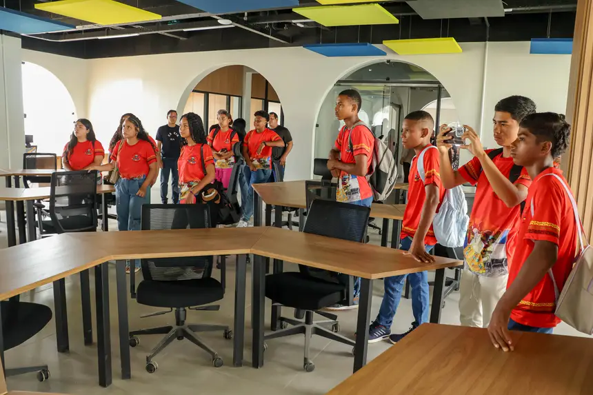 Os alunos conheceram os ambientes do Parque Tecnológico