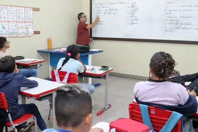 notícia: Governo do Amapá injeta mais de R$ 25,1 milhões na economia com pagamento de férias aos profissionais da educação