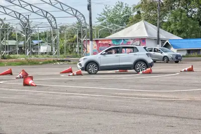 notícia: Amapá Mais Seguro: agentes da Segurança Pública integram treinamento intenso sobre direção segura e resposta rápida em viaturas