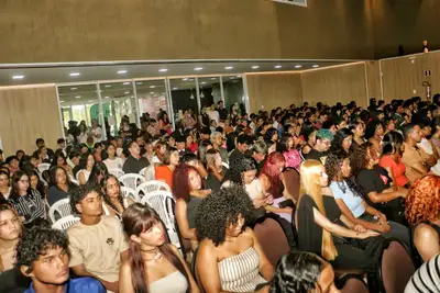 notícia: Governo do Estado apoia capacitação profissional de mais de 550 jovens em Macapá 