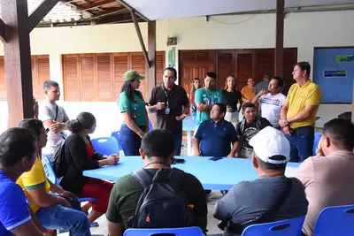 notícia: Governo do Amapá realiza mutirão de renovação e assinatura de contratos da educação em Oiapoque