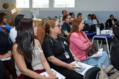 notícia: Governo do Amapá reúne diretores de escolas de tempo integral e do ensino modular em preparação para a volta às aulas