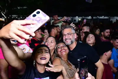 notícia: Governador Clécio celebra 268 anos de Macapá com show gratuito do cantor Pablo: 'Temos muitos motivos para comemorar'