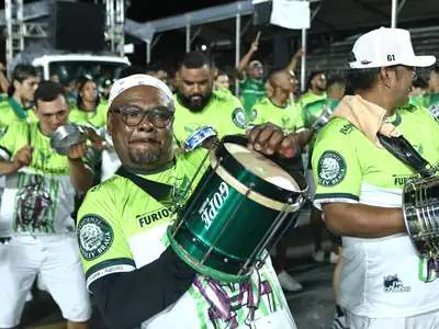 notícia: Carnaval 2026: Império do Povo encerra segunda noite de ensaios técnicos e leva força do enredo à avenida Ivaldo Veras