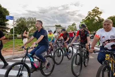 notícia: Governador Clécio Luís vistoria mais de 4 km de pavimentação com pedal comunitário em Vitória do Jari