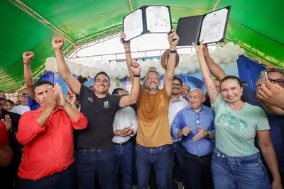 notícia: Governador Clécio assina ordem de serviço para pavimentação da Rodovia AP-160 e integra Laranjal e Vitória do Jari por via terrestre