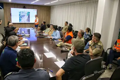 notícia: 'Estamos com o planejamento pronto e comitê instalado', afirma governador Clécio ao ativar força-tarefa contra alagamentos