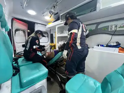 notícia: Posto de Atendimento em Saúde da Sesa e equipes do Samu divulgam balanço dos atendimentos na primeira noite de desfiles em Macapá