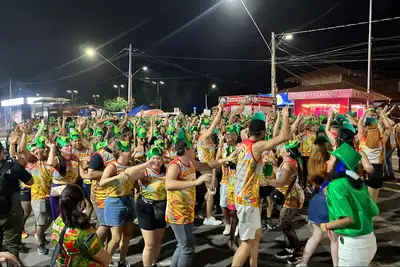 notícia: Com apoio do Governo do Estado, blocos da Liba levam animação e criatividade à terceira noite do Circuito Beira Rio