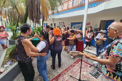 notícia: Carna Caps: Bloco ‘Haja Amor’ celebra a vida e a inclusão com show de Fineias Nelluty