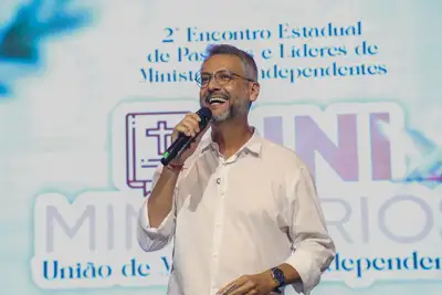 notícia: Governador Clécio fortalece diálogo com lideranças evangélicas em encontro estadual de ministérios independentes do Amapá