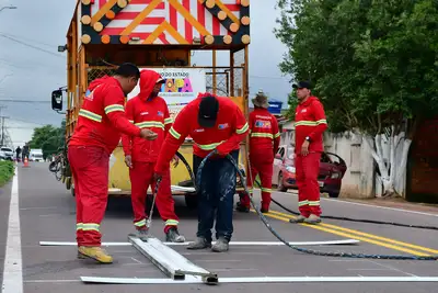 notícia: Governador Clécio vistoria pavimentação e sinalização no bairro Novo Horizonte, na Zona Norte de Macapá