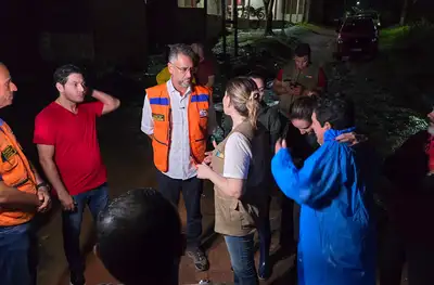 notícia: Governador Clécio mobiliza suporte a famílias afetadas pela chuva em Santana e determina situação de emergência