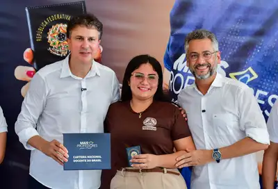 notícia: Em Afuá, Clécio celebra carteiras do MEC para docentes e destaca avanços da educação na Amazônia